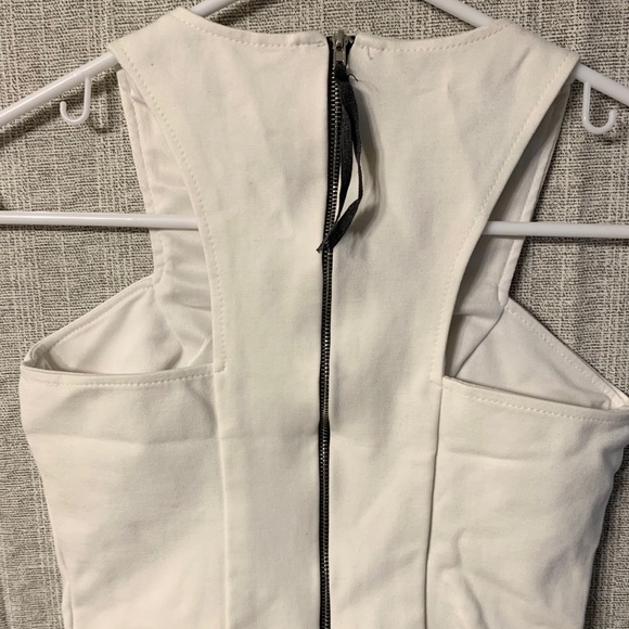 TOPSHOP Ivory Cropped Tank Top w/ Back Zipper - Picture 3 of 5